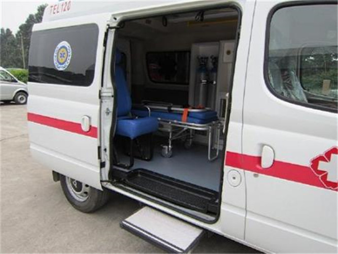 新城镇救护车出租服务案例7