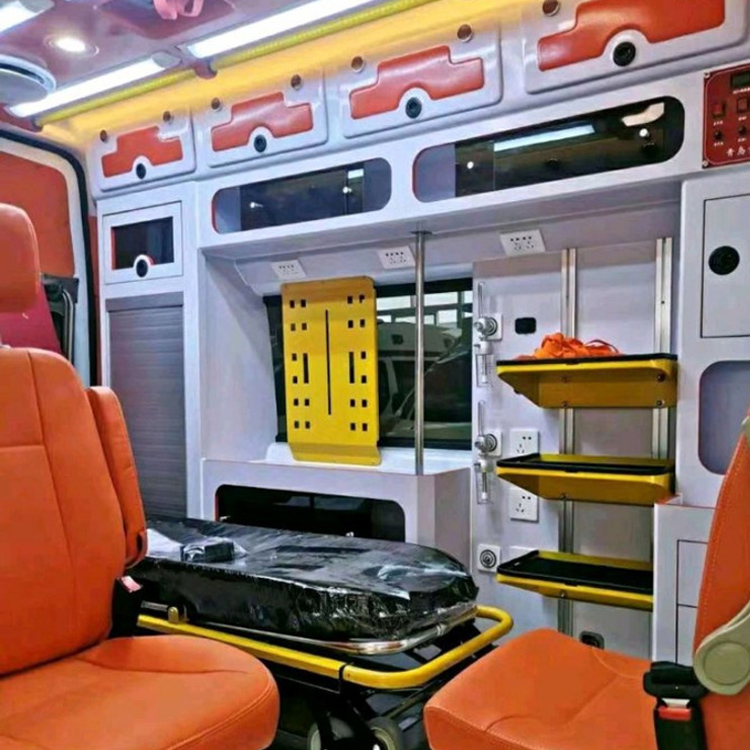 新城镇长途救护车护送病人租赁价格